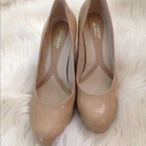 Naturalizer 3" Beige Platform Heels Size 7